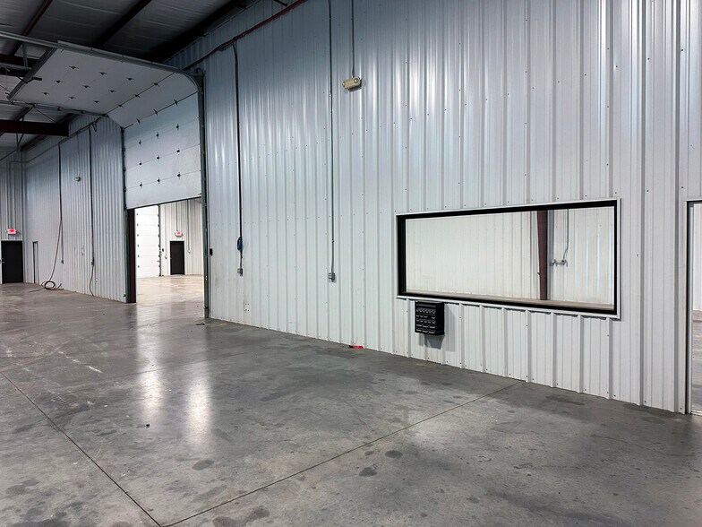 More Photos Of 3500 S Hwy 81, El Reno Service For Lease