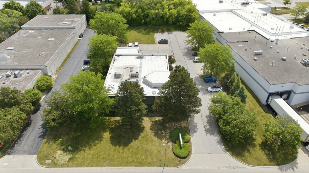 More Photos Of 975 Campus Dr, Mundelein Light Manufacturing For Sale