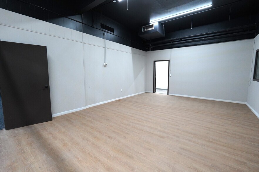 More Photos Of 1800 Tulane St, Beaumont Schools For Lease