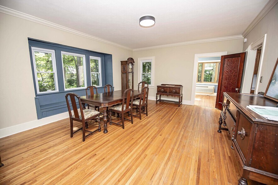 More Photos Of 1348 E Cherry St, Springfield Office For Lease