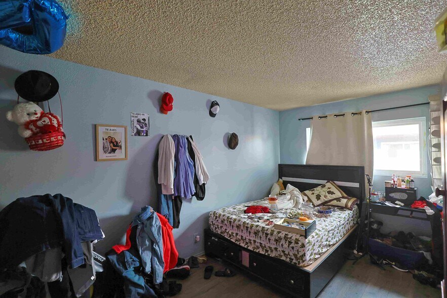 More Photos Of 2202-2208 Michigan Ave, Los Angeles Apartments For Sale