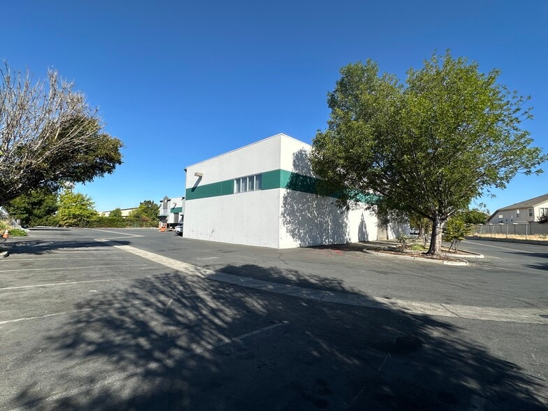 More Photos Of 671 Willow Pass Rd, Pittsburg Warehouse For Lease