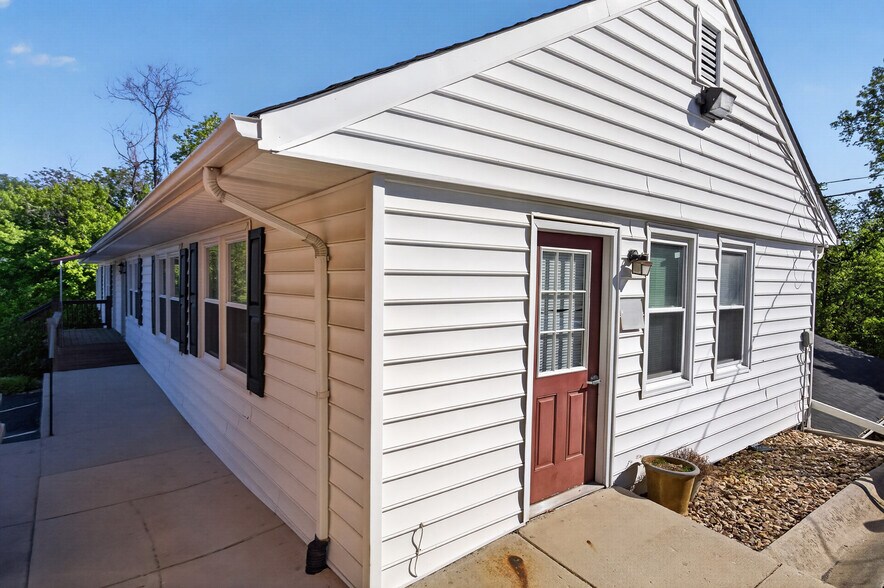 More Photos Of 114 Lexington Tpke, Amherst Medical For Lease