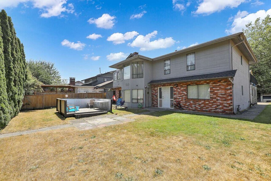 More Photos Of 9509 152 St, Surrey Daycare Center For Lease