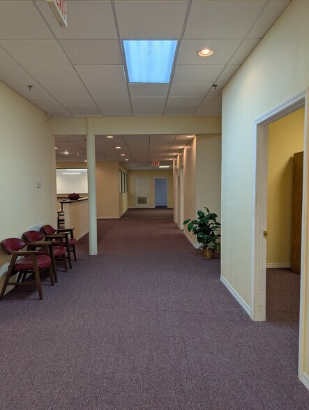 More Photos Of 400 Barton Blvd, Rockledge Light Manufacturing For Lease