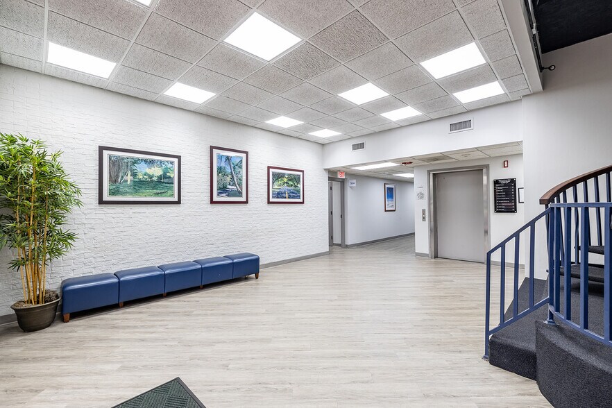 More Photos Of 7948 Baymeadows Way, Jacksonville Office For Lease