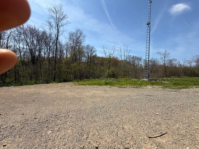 More Photos Of 4881 Pittsburgh Rd, Harrisville Light Distribution For Sale