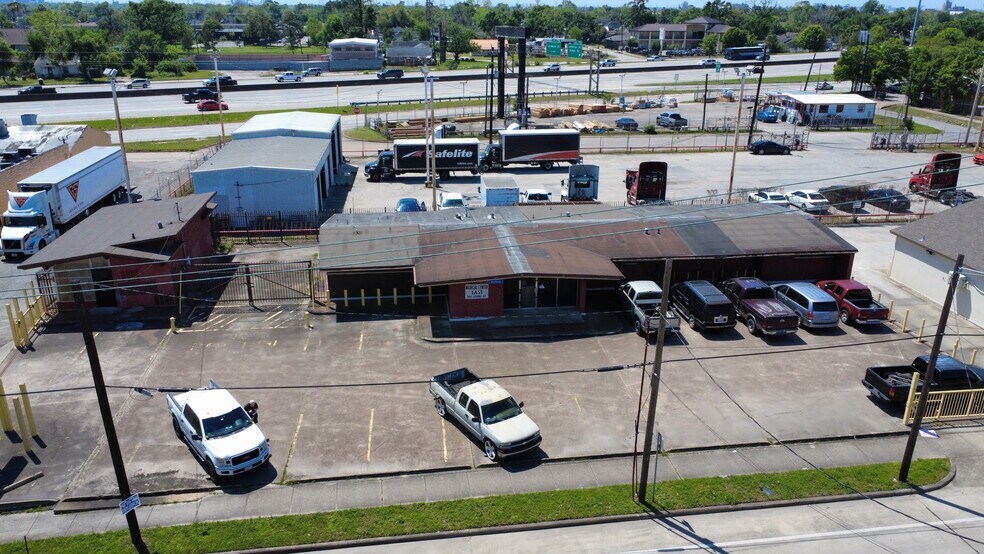More Photos Of 7112 Lyons Ave, Houston Medical For Lease
