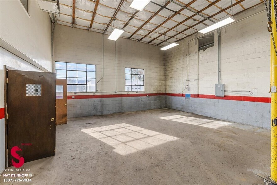 More Photos Of 4113 W Yellowstone Hwy, Casper Flex For Sale
