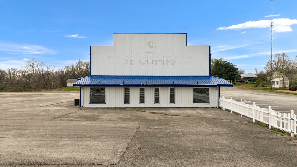 More Photos Of 5905 Veterans Memorial Hwy, Scottsville Showroom For Sale