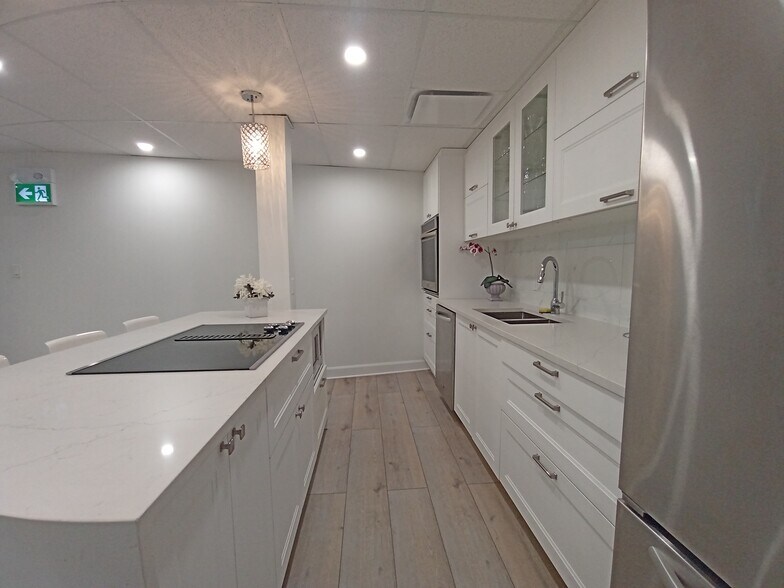 More Photos Of 69 Kempster Ave, Ottawa Office For Sale