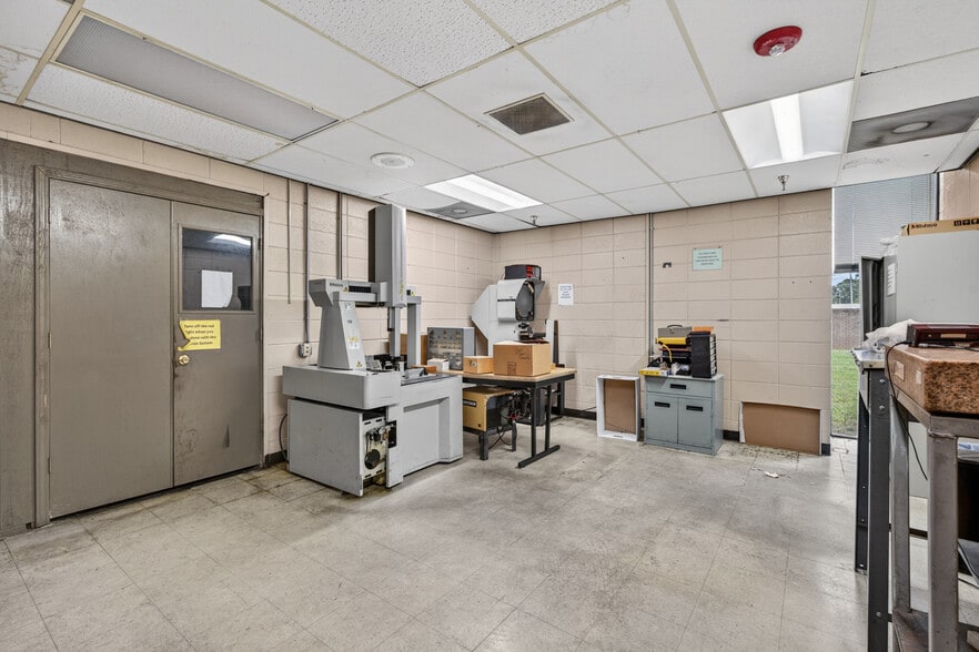 More Photos Of 310 Pennington Dr, Paris Manufacturing For Sale