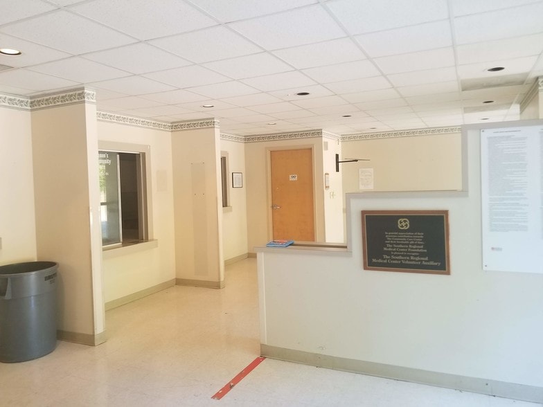 More Photos Of 29 Upper Riverdale Rd, Riverdale Medical For Lease