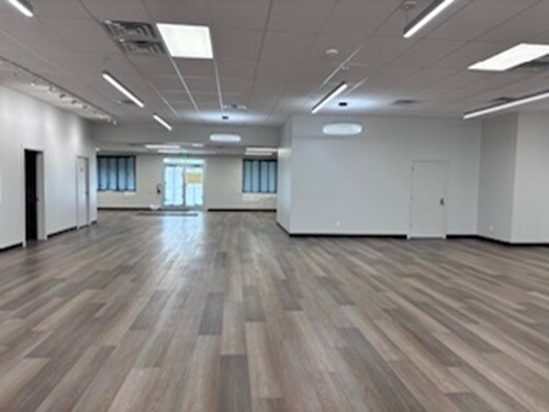 More Photos Of 1575 S Calumet Rd, Chesterton Storefront For Lease