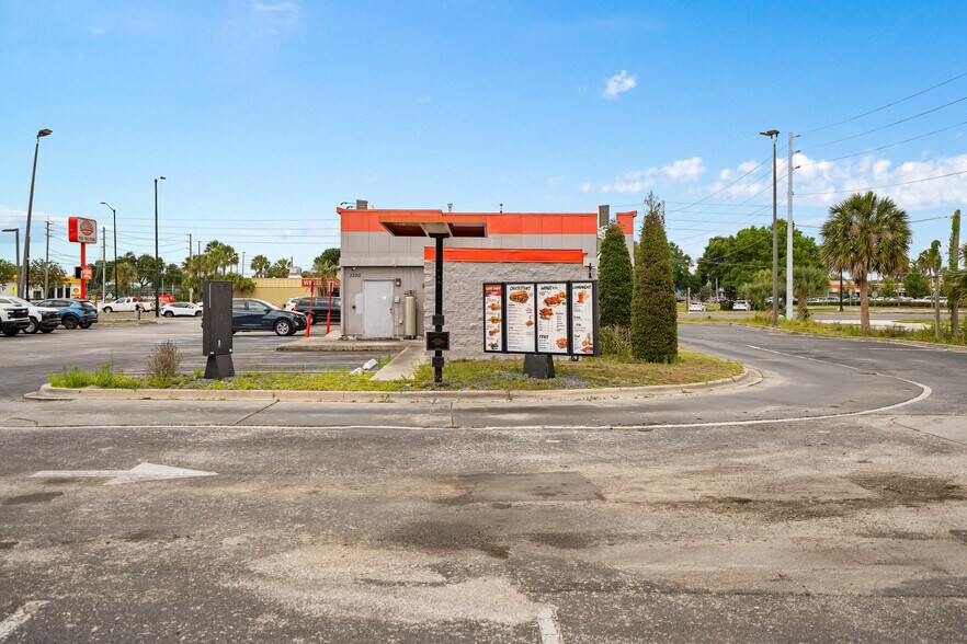 More Photos Of 3250 W Vine St, Kissimmee General Retail For Sale
