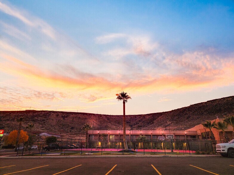 More Photos Of 850 S Bluff St, St George Hotel For Sale