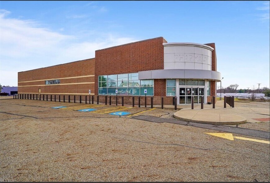 Primary Photo Of 7800 Cleveland Ave NW, North Canton Drugstore For Sale