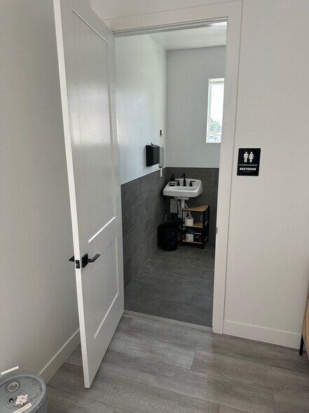 More Photos Of 140 S Main St, Lindon Medical For Lease