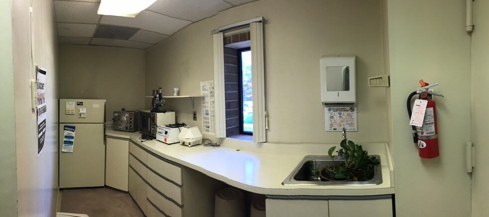 More Photos Of 6116 Rolling Rd, Springfield Medical For Lease