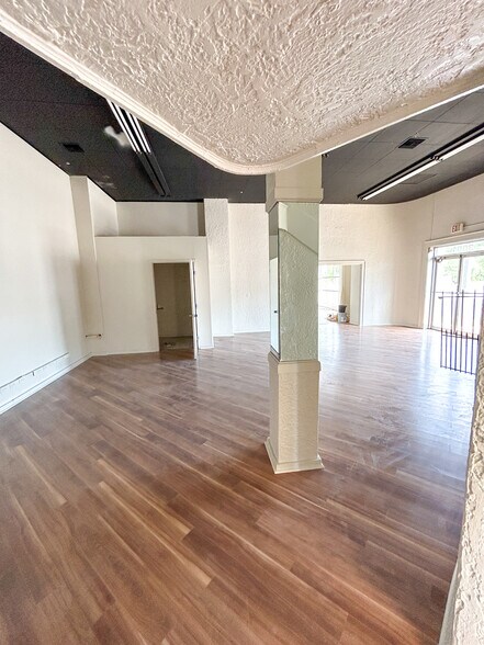More Photos Of 97 S Sage Ave, Mobile General Retail For Sale