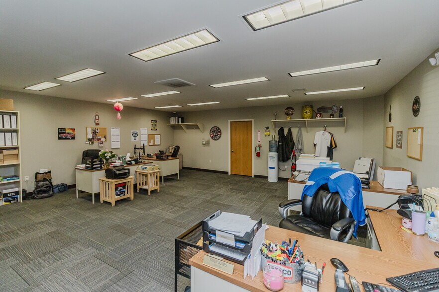 More Photos Of 3101 S Broadway St, Wichita Freestanding For Sale