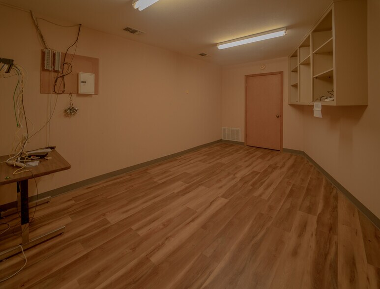 More Photos Of 2203 Port Lavaca Dr, Victoria Industrial For Sale