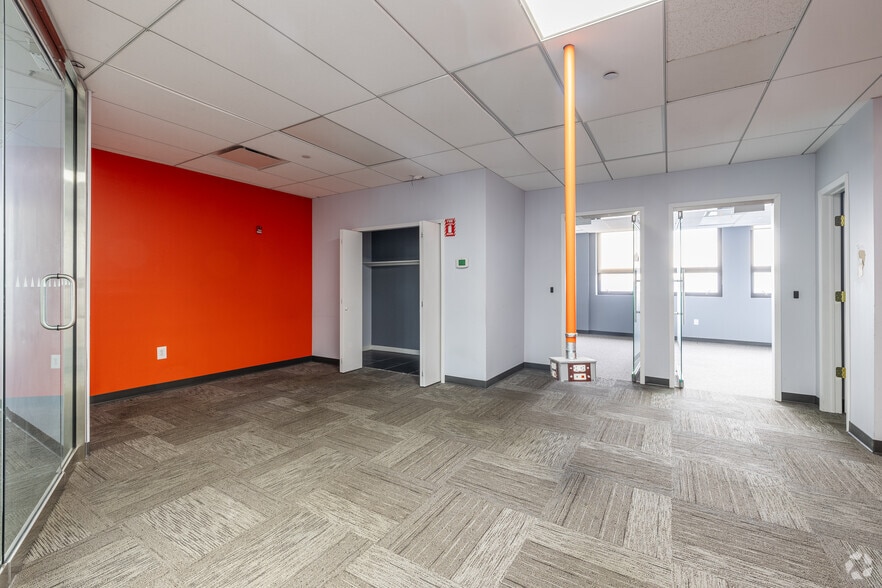 More Photos Of 33-24 Northern Blvd, Long Island City Loft Creative Space For Sale