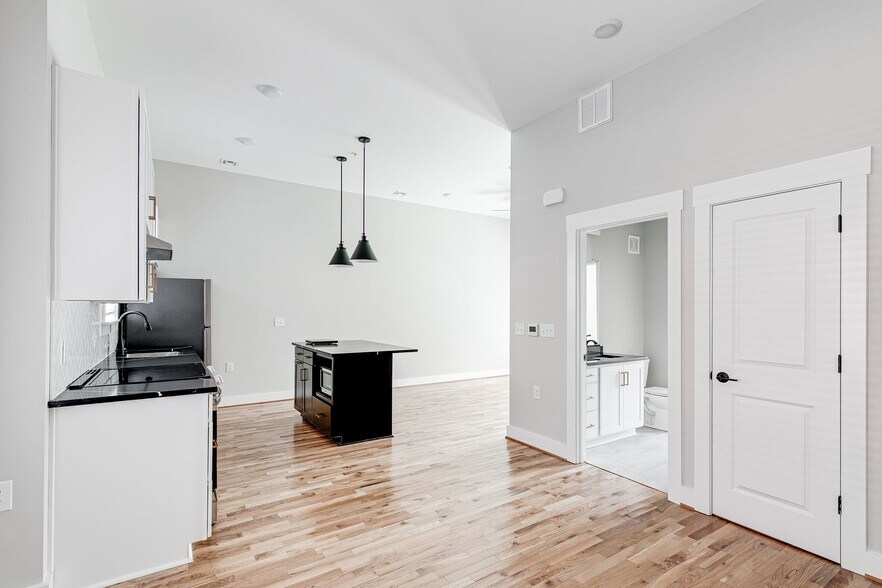 More Photos Of 1421 Bainbridge St, Richmond Apartments For Sale