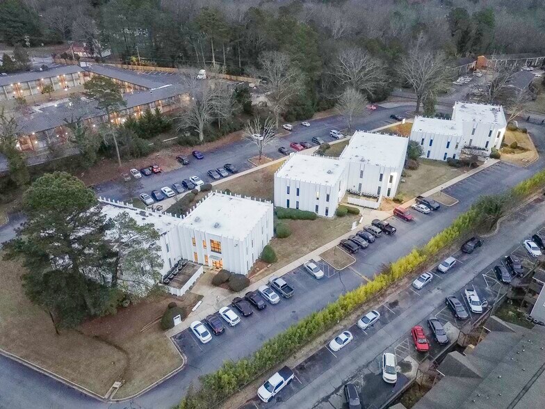 More Photos Of 2500 W Broad St, Athens Office For Sale