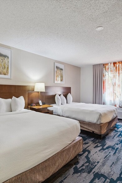 More Photos Of 2400 W Sam Houston Pky S, Houston Hotel For Sale