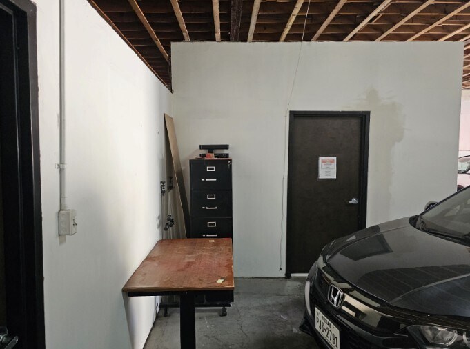 More Photos Of 611 Newman St, El Paso Warehouse For Lease