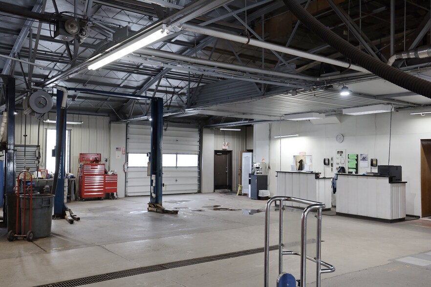 More Photos Of 900 Broad St, Wadsworth General Retail For Sale