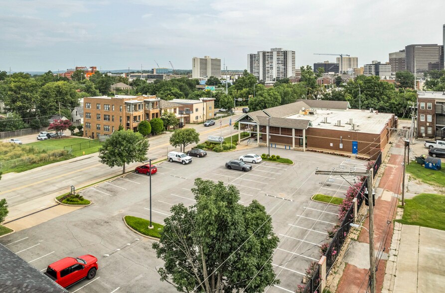 More Photos Of 1305 S Denver Ave, Tulsa Office For Sale