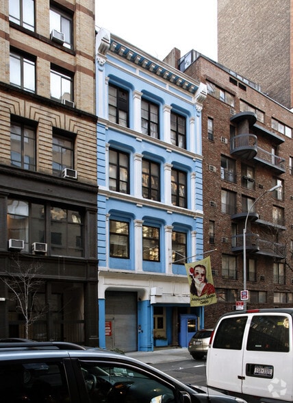 More Photos Of 827-829 Broadway, New York Loft Creative Space For Lease