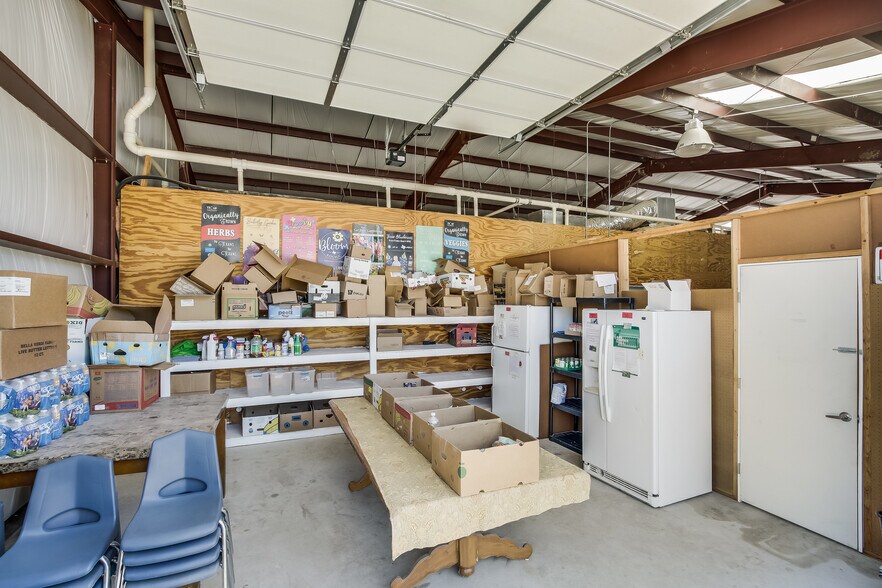 More Photos Of 3500 Lohmans Ford Rd, Lago Vista Warehouse For Sale