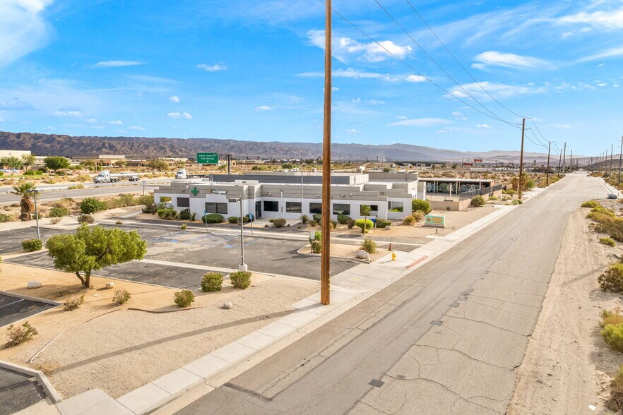 More Photos Of 690 W Garnet Ave, Palm Springs Light Distribution For Lease