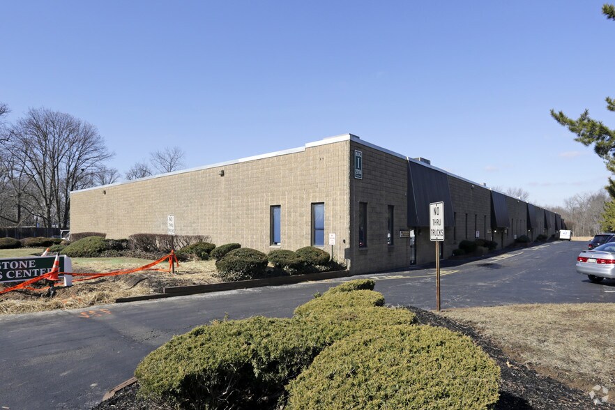 More Photos Of 2014 Ford Rd, Bristol Light Distribution For Lease
