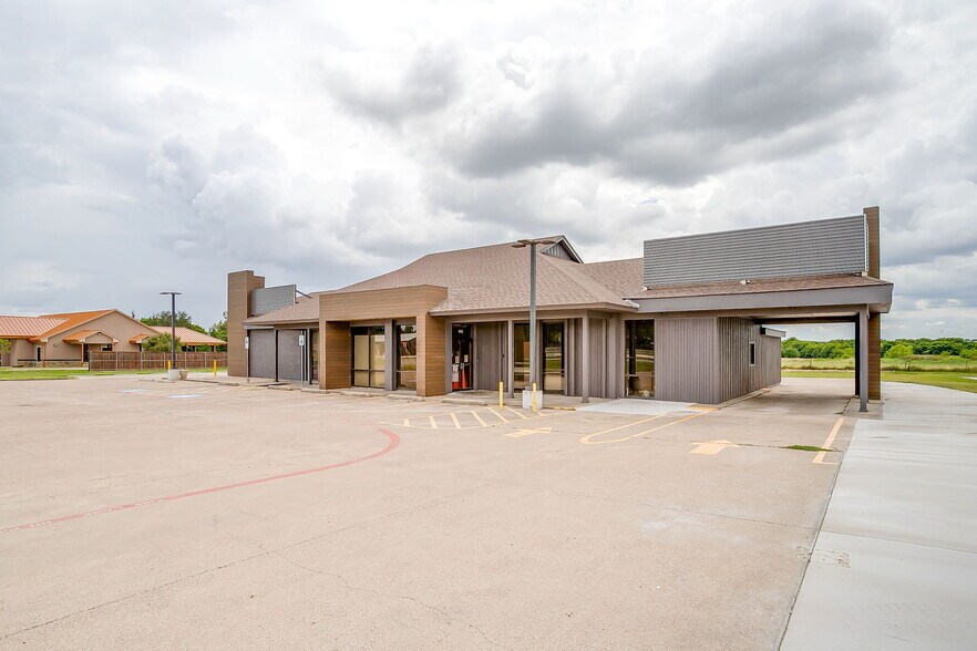 More Photos Of 405 State 171 Hwy, Godley Storefront Retail Office For Lease