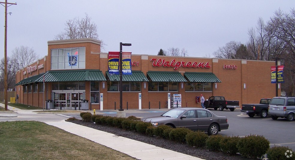 Primary Photo Of 1162 Harrisburg Pike, Columbus Drugstore For Lease