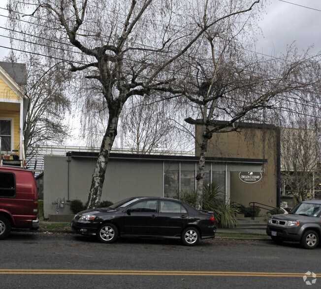 More Photos Of 1717 SW Madison St, Portland Office For Lease