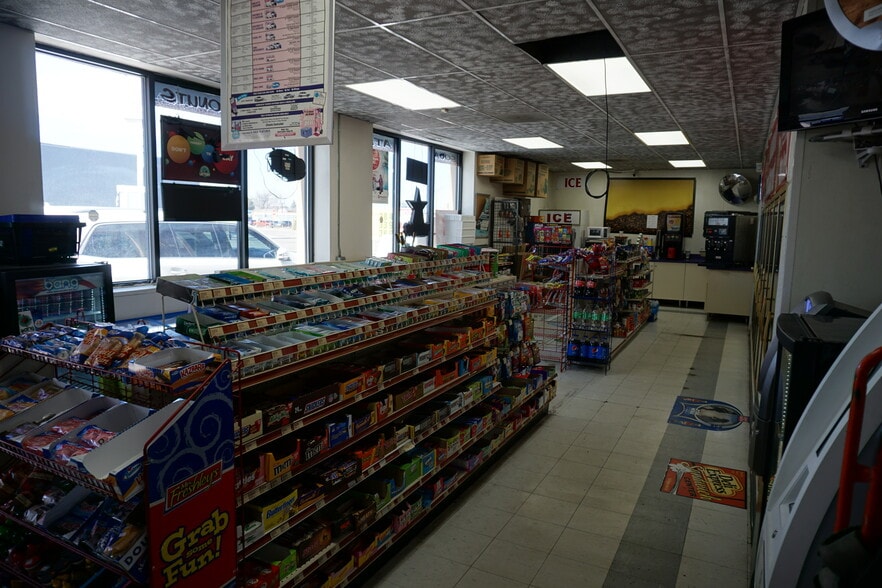More Photos Of 754 Peoria St, Aurora Service Station For Sale