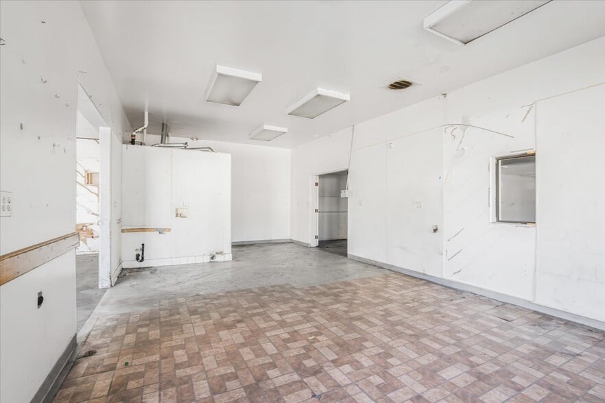 More Photos Of 820 Railroad Ave, Santa Paula Warehouse For Sale