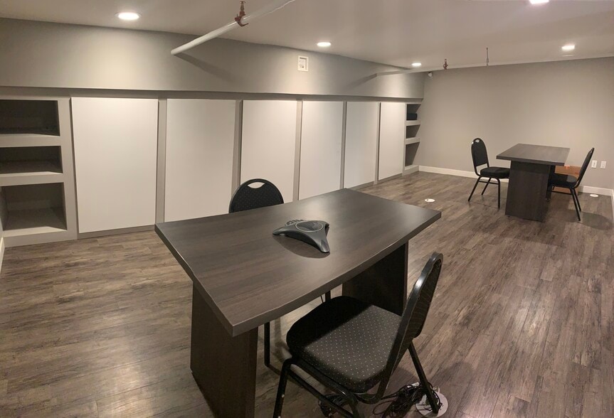 More Photos Of 9903 209 St NW, Edmonton Warehouse For Sale