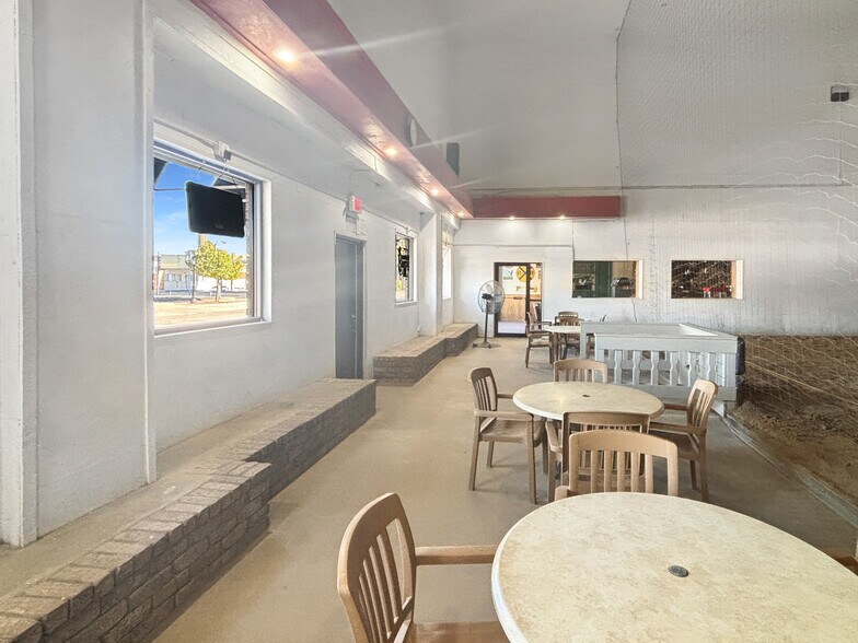 More Photos Of 419 Main Ave, De Pere Restaurant For Sale