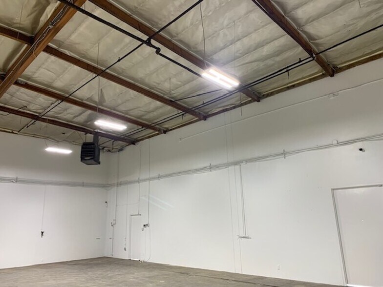 More Photos Of 3975 Landmark St, Culver City Warehouse For Lease