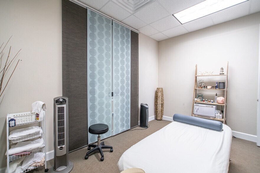 More Photos Of 2219 Sawdust Rd, The Woodlands Medical For Sale