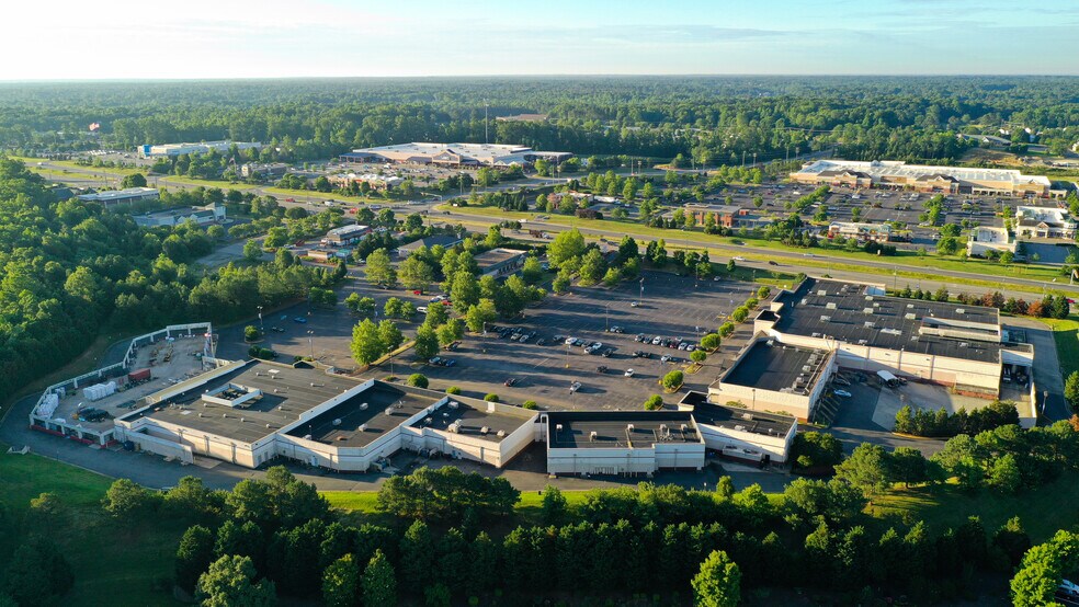 More Photos Of 6521-6661 Lake Harbour Dr, Midlothian Unknown For Lease