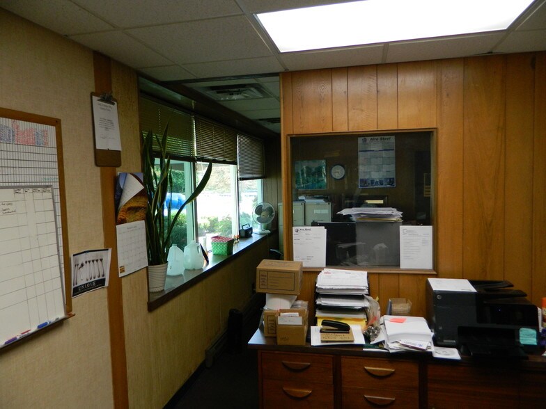 More Photos Of 9910 Airport Dr, Fort Wayne Manufacturing For Sale