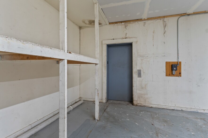More Photos Of 703 N 7th St, Chewelah Manufacturing For Lease