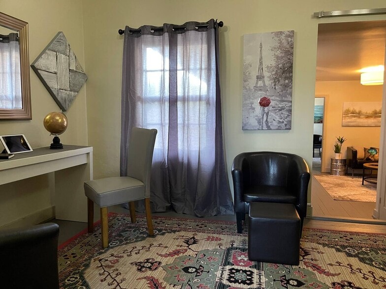More Photos Of 509 S Market St, Frederick Freestanding For Sale